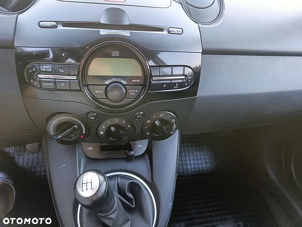 Mazda 2 1.3 Exclusive - 21
