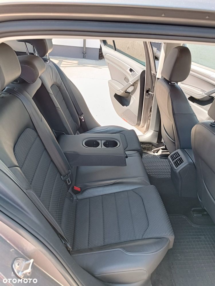Volkswagen Golf 1.6 TDI BlueMotion Technology Comfortline - 16