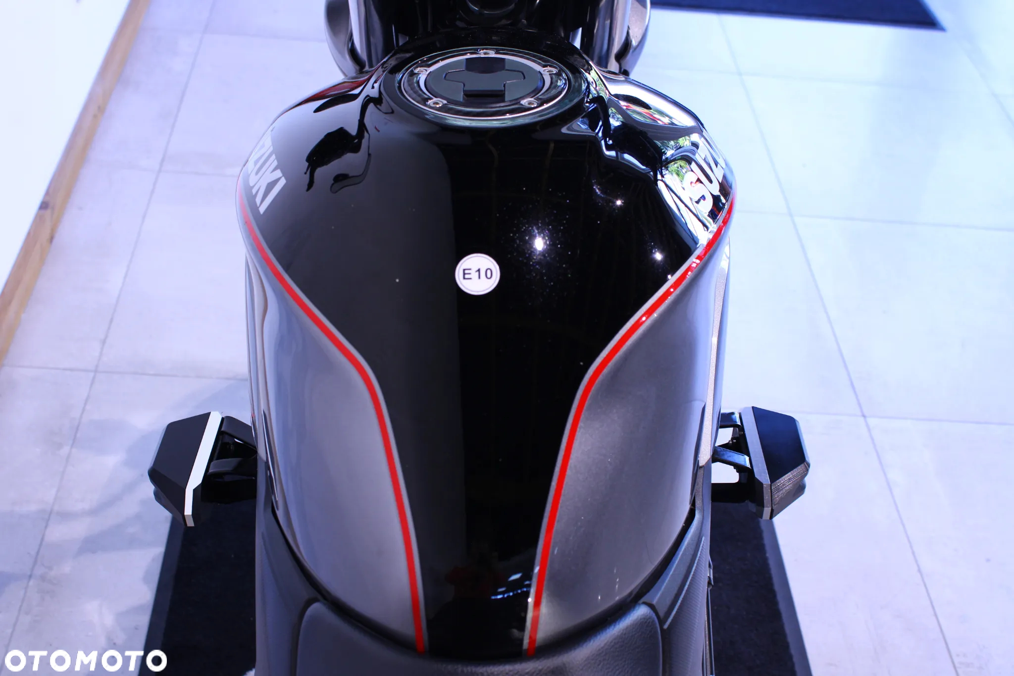 Suzuki SV - 11