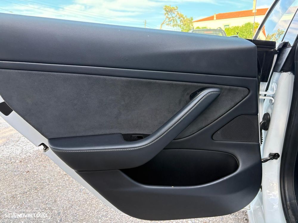 Tesla Model 3 Long Range Tração Integral - 17