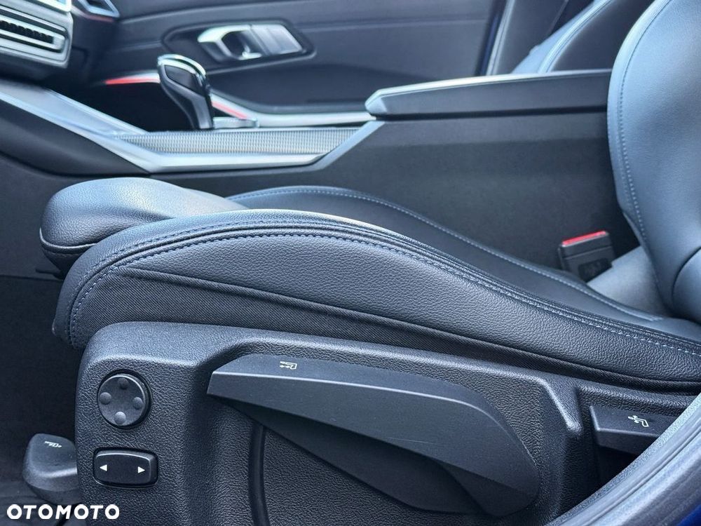 BMW Seria 3 320i GPF M Sport - 17