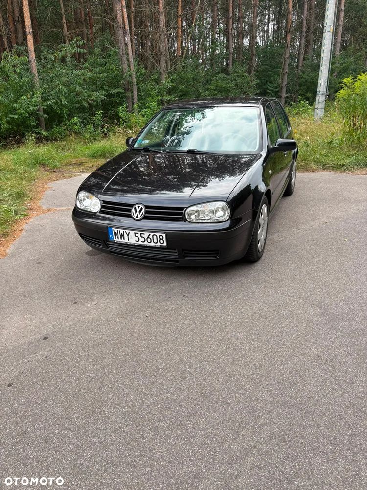 Volkswagen Golf - 1