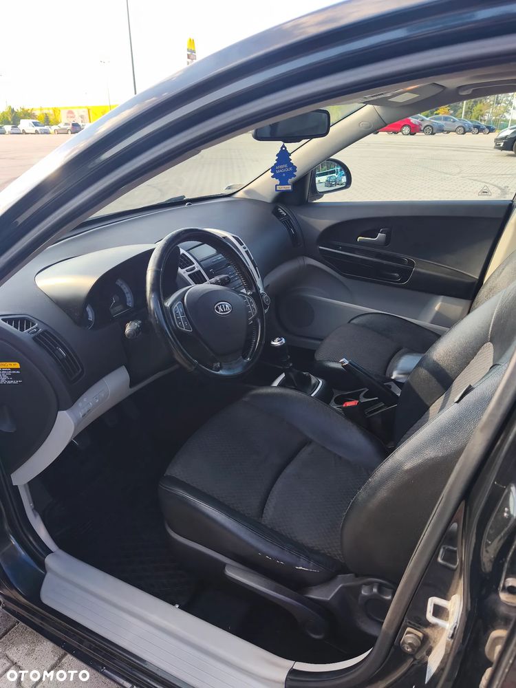 Kia Ceed 1.6 Comfort + - 11