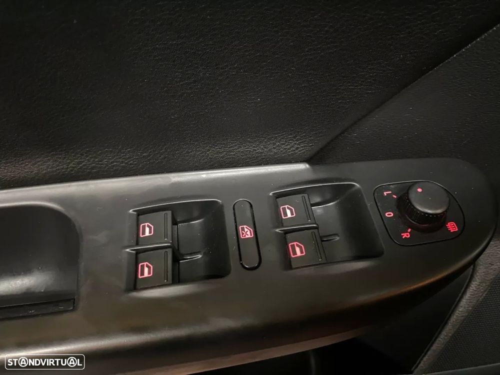 VW Passat Variant 2.0 TDi Highline - 15