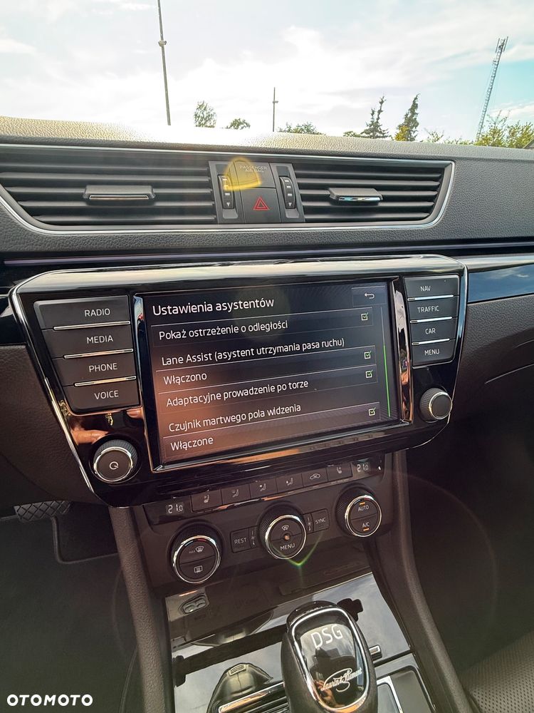 Skoda Superb 2.0 TDI 4x4 L&K DSG - 26