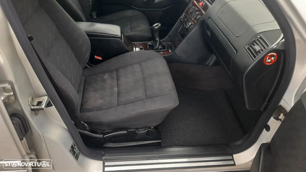 Mercedes-Benz C 200 Kompressor Classic - 35