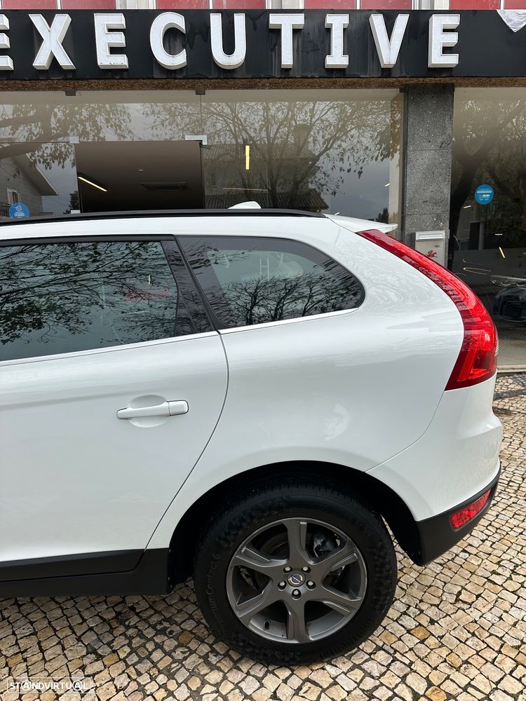 Volvo XC 60 2.0 D4 Momentum Geartronic - 5
