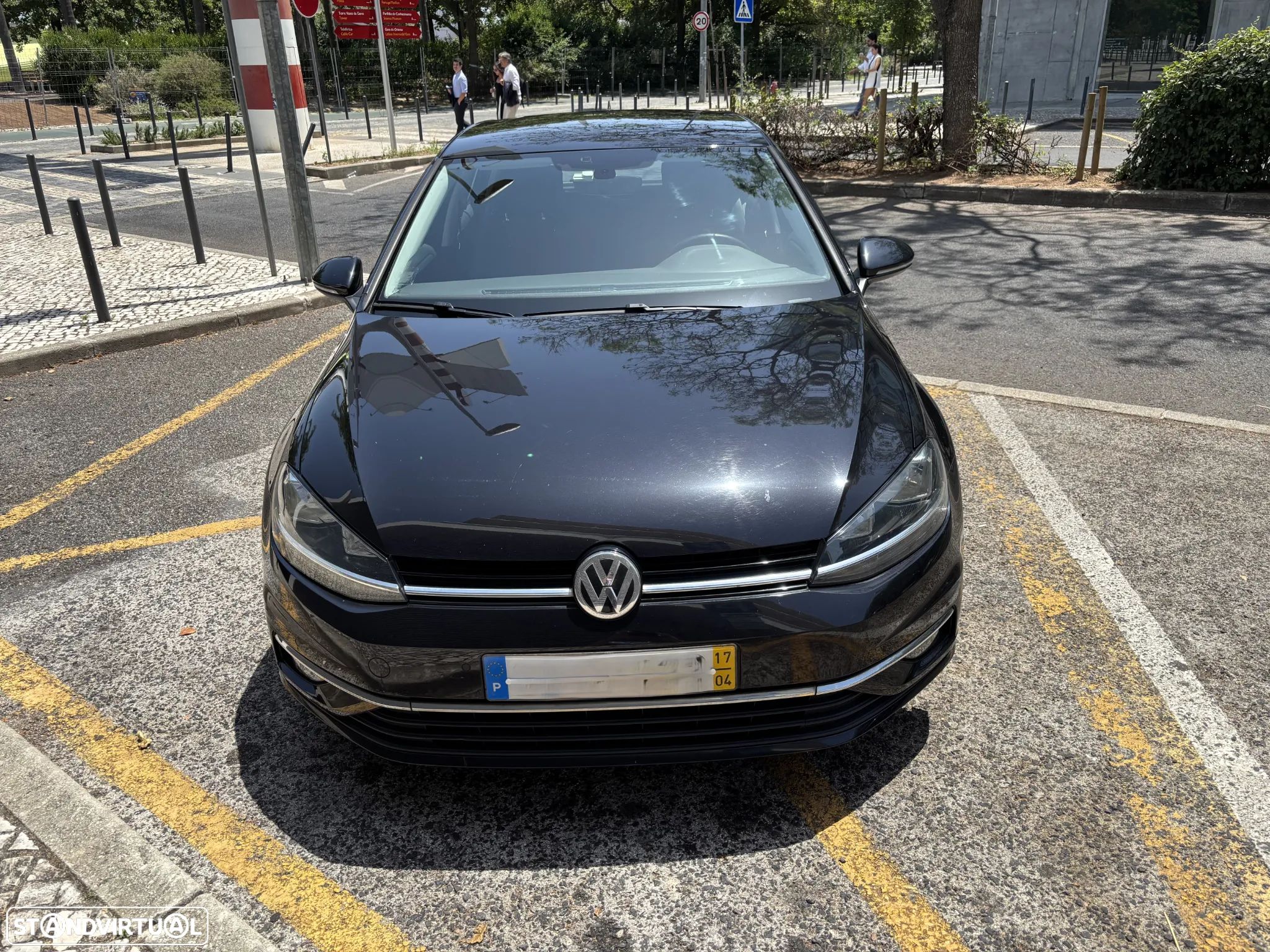 VW Golf 1.6 TDI Confortline - 1