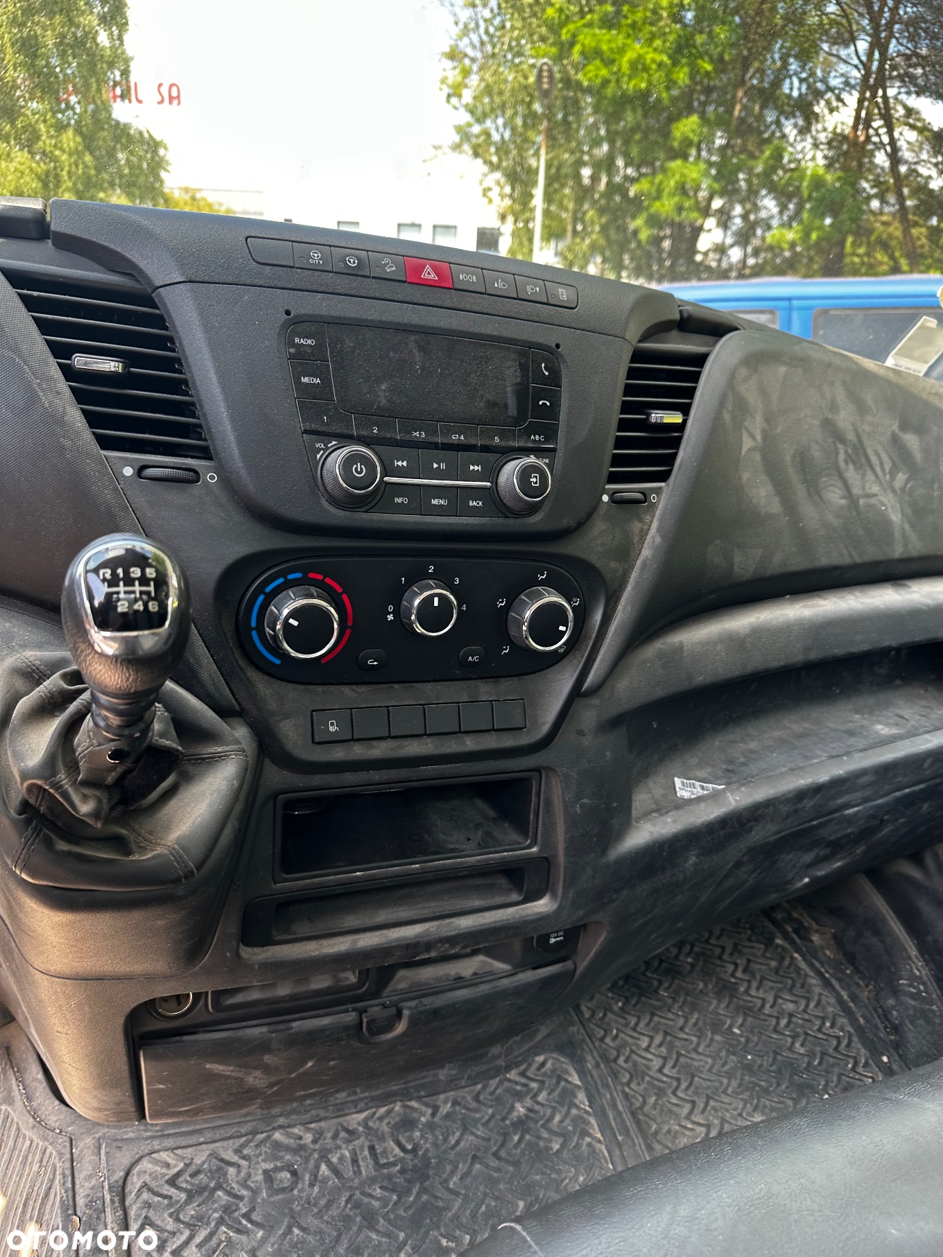 Iveco 35C16 wywrotka - 11
