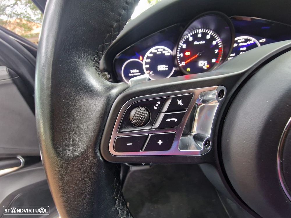 Porsche Cayenne Turbo - 59