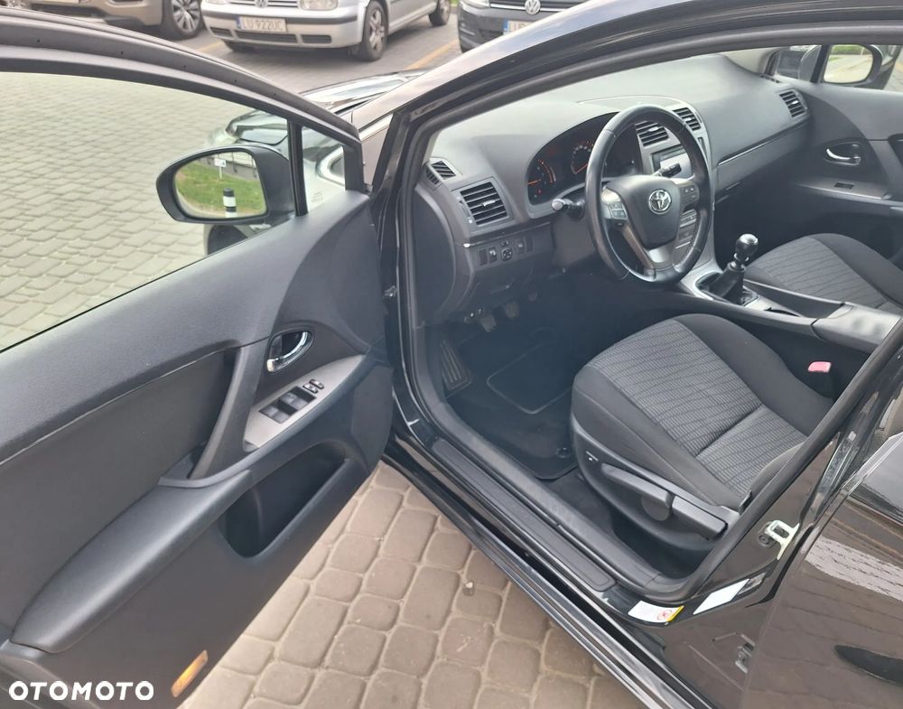 Toyota Avensis - 5