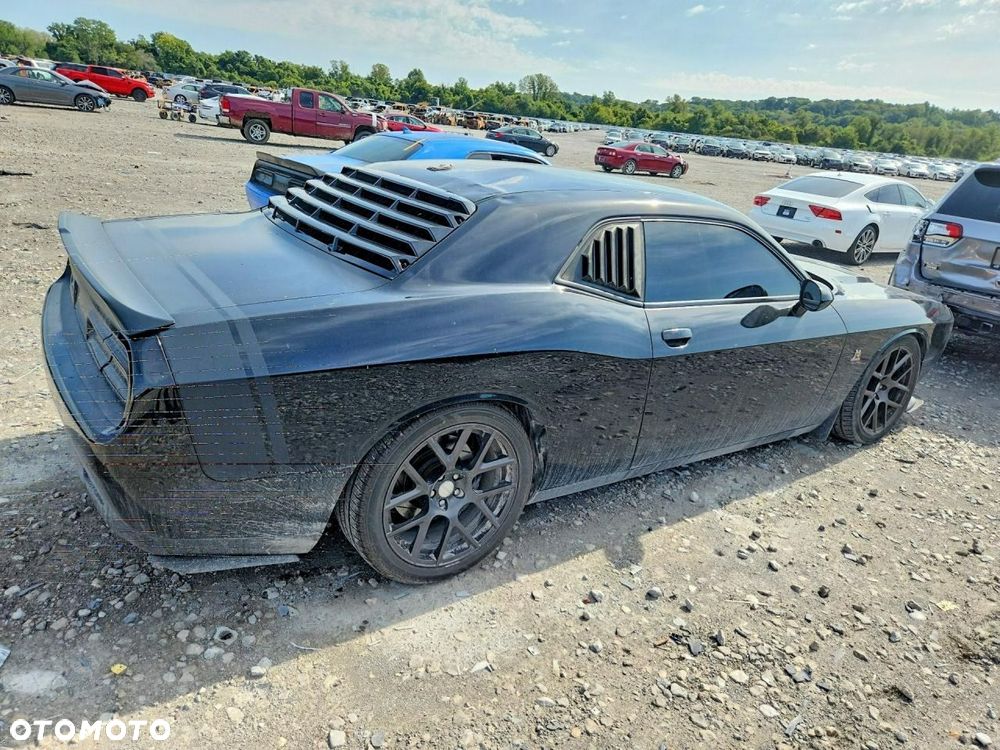 Dodge Challenger 6.4 Scat Pack - 4
