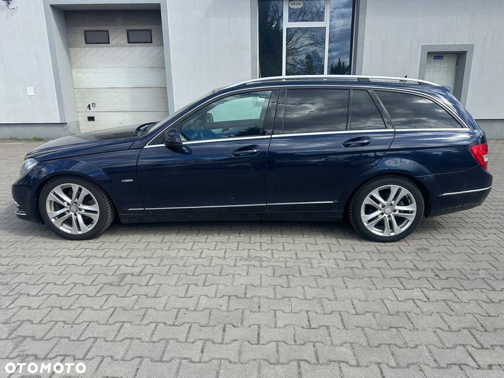 Mercedes-Benz Klasa C 180 CGI Automatik BlueEFFICIENCY Avantgarde - 4