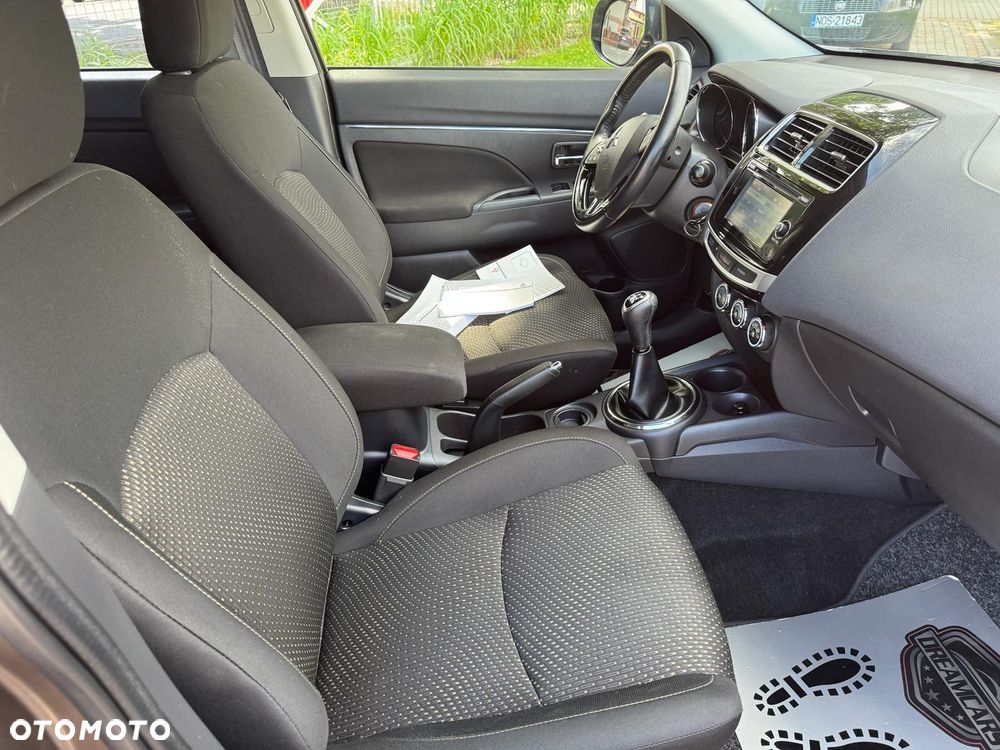 Mitsubishi ASX - 15