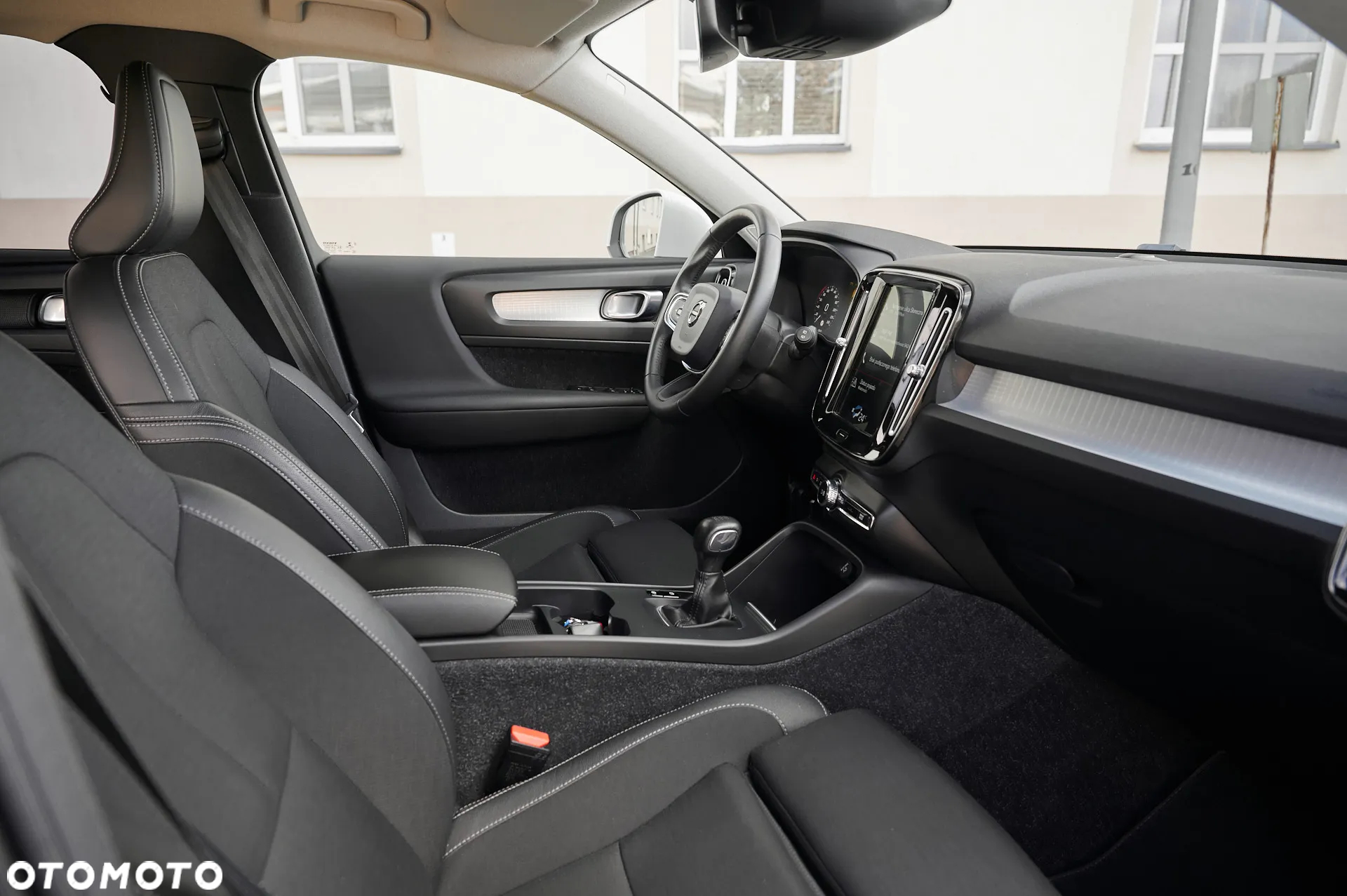 Volvo XC 40 T3 Momentum Pro - 5