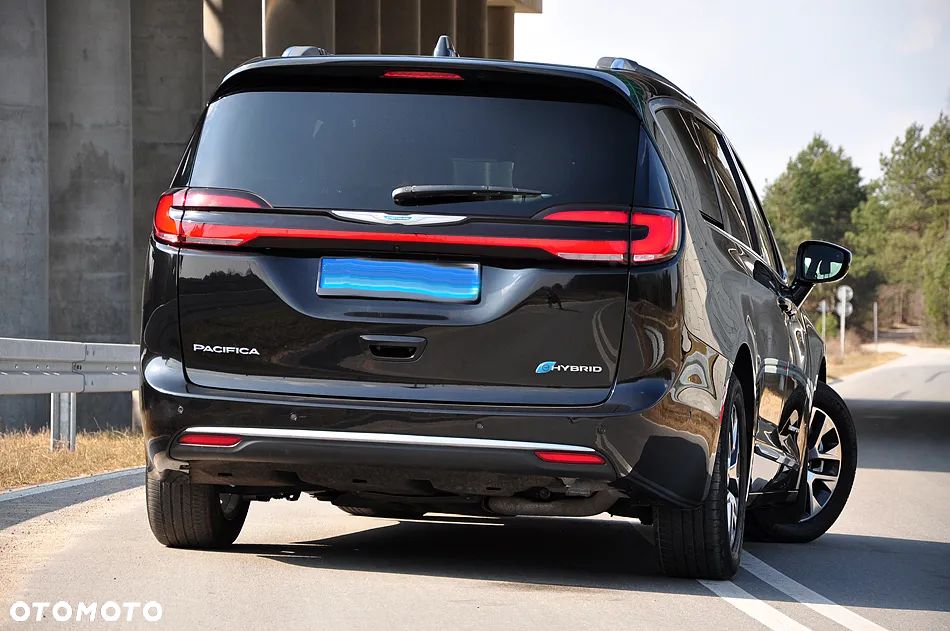 Chrysler Pacifica - 8