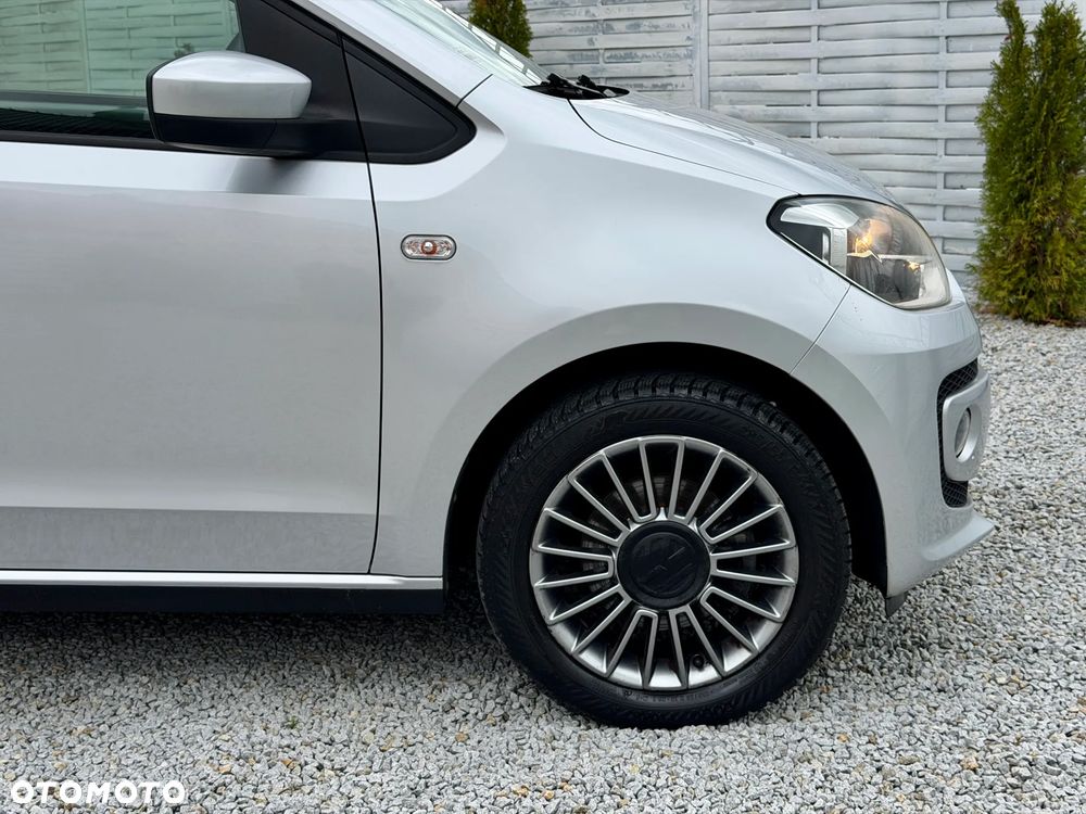 Volkswagen up! 1.0 move - 25