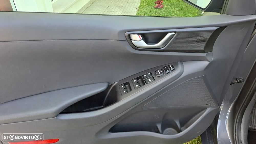 Hyundai Ioniq 1.6 GDI HEV Hybrid Tech - 10
