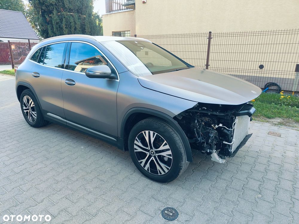 Mercedes-Benz GLA - 3