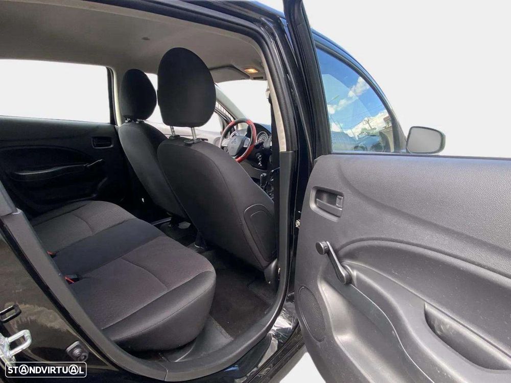 Mitsubishi Space Star - 11