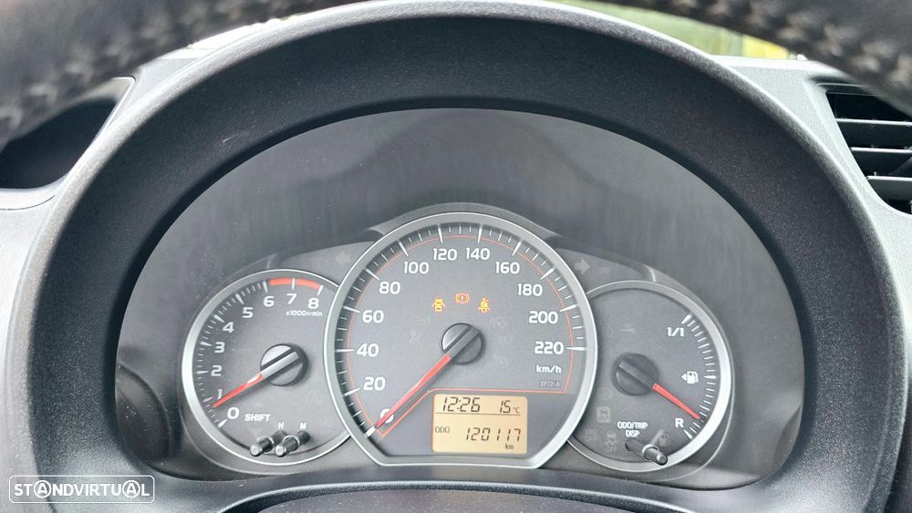 Toyota Yaris 1.33 VVT-i Comfort+P.Style - 32