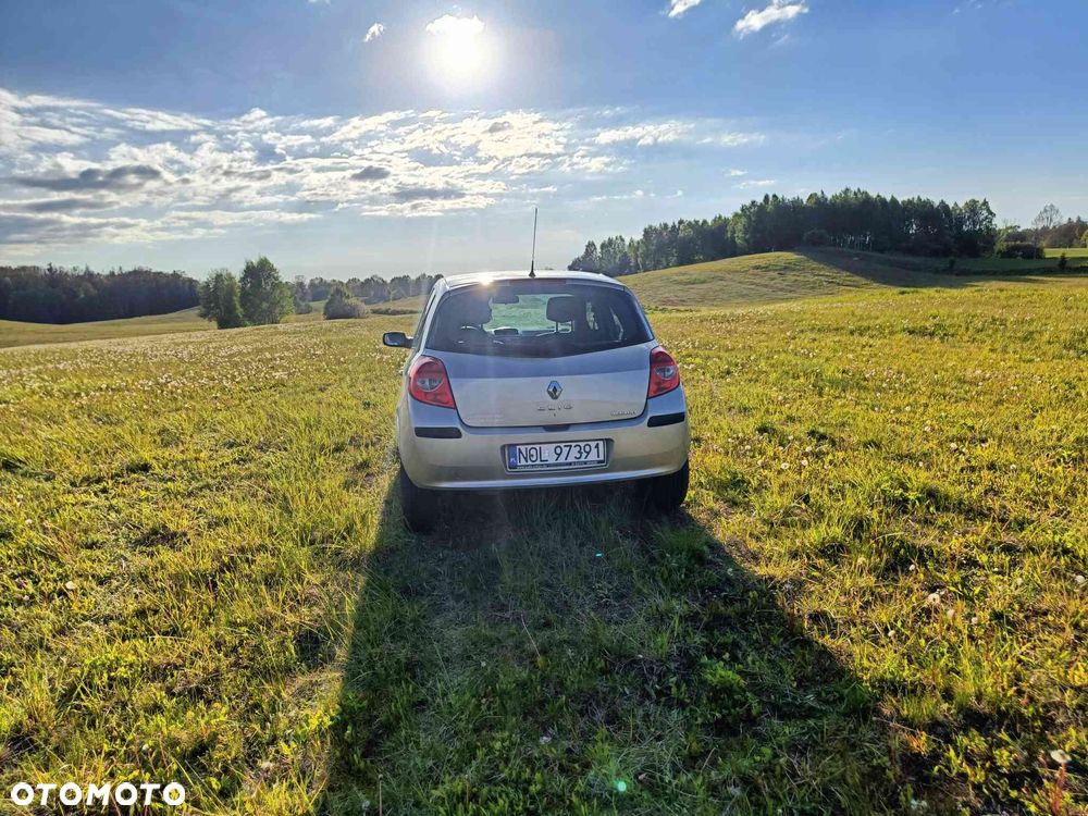 Renault Clio 1.2 16V Dynamique - 11