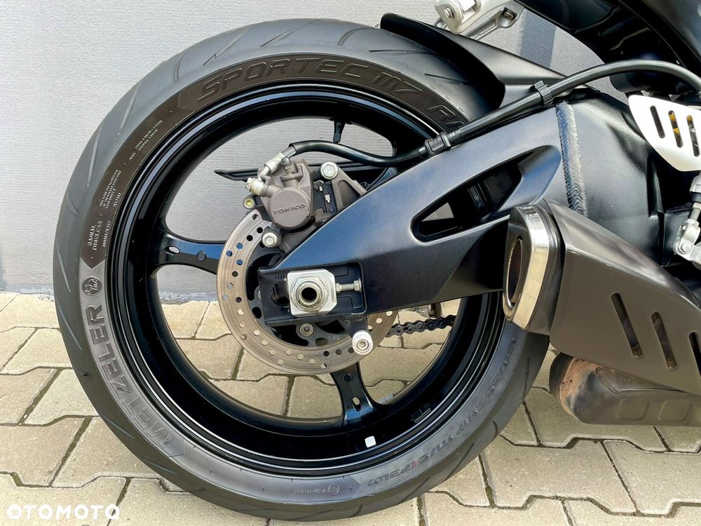 Suzuki GSX-R - 13