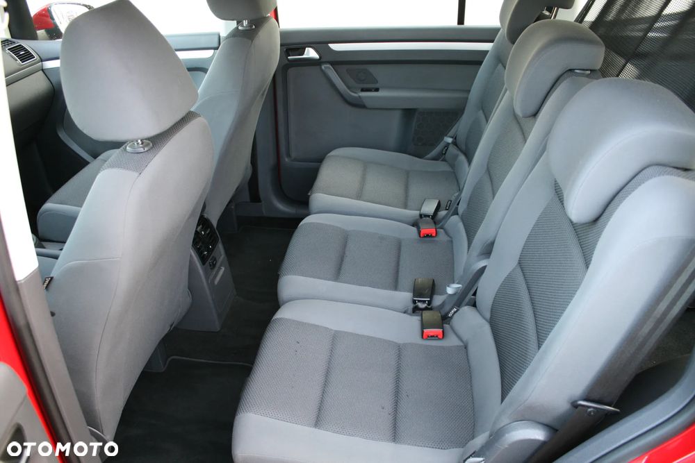 Volkswagen Touran 1.6 TDI DPF BlueMotion Technology Trendline - 17