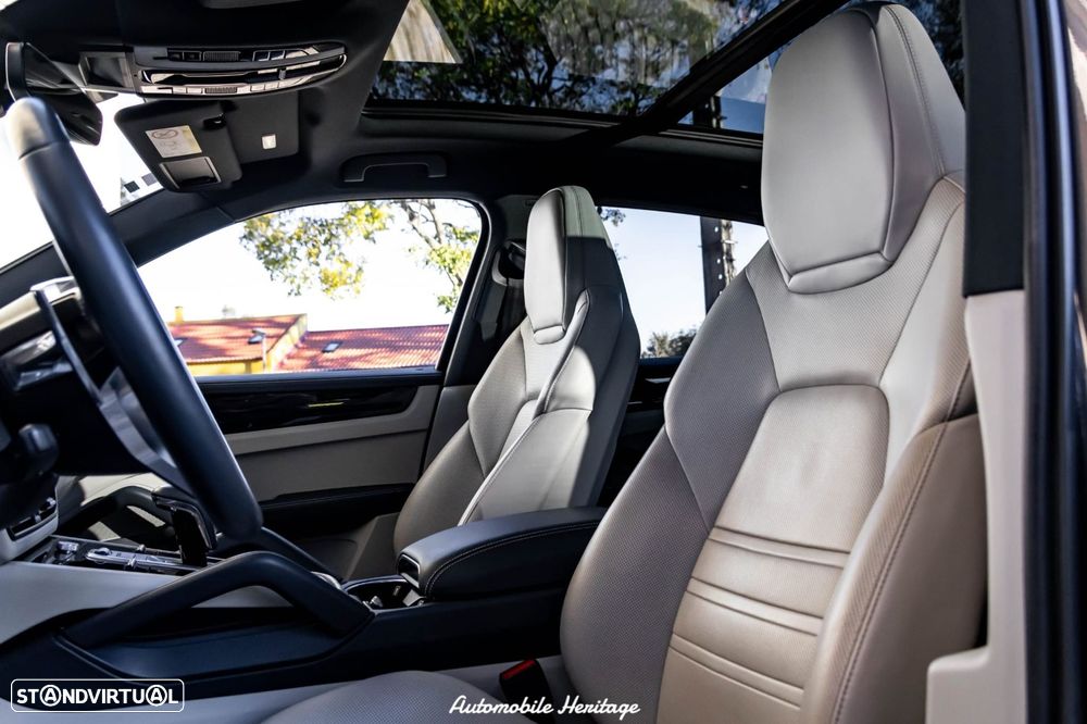 Porsche Cayenne - 21