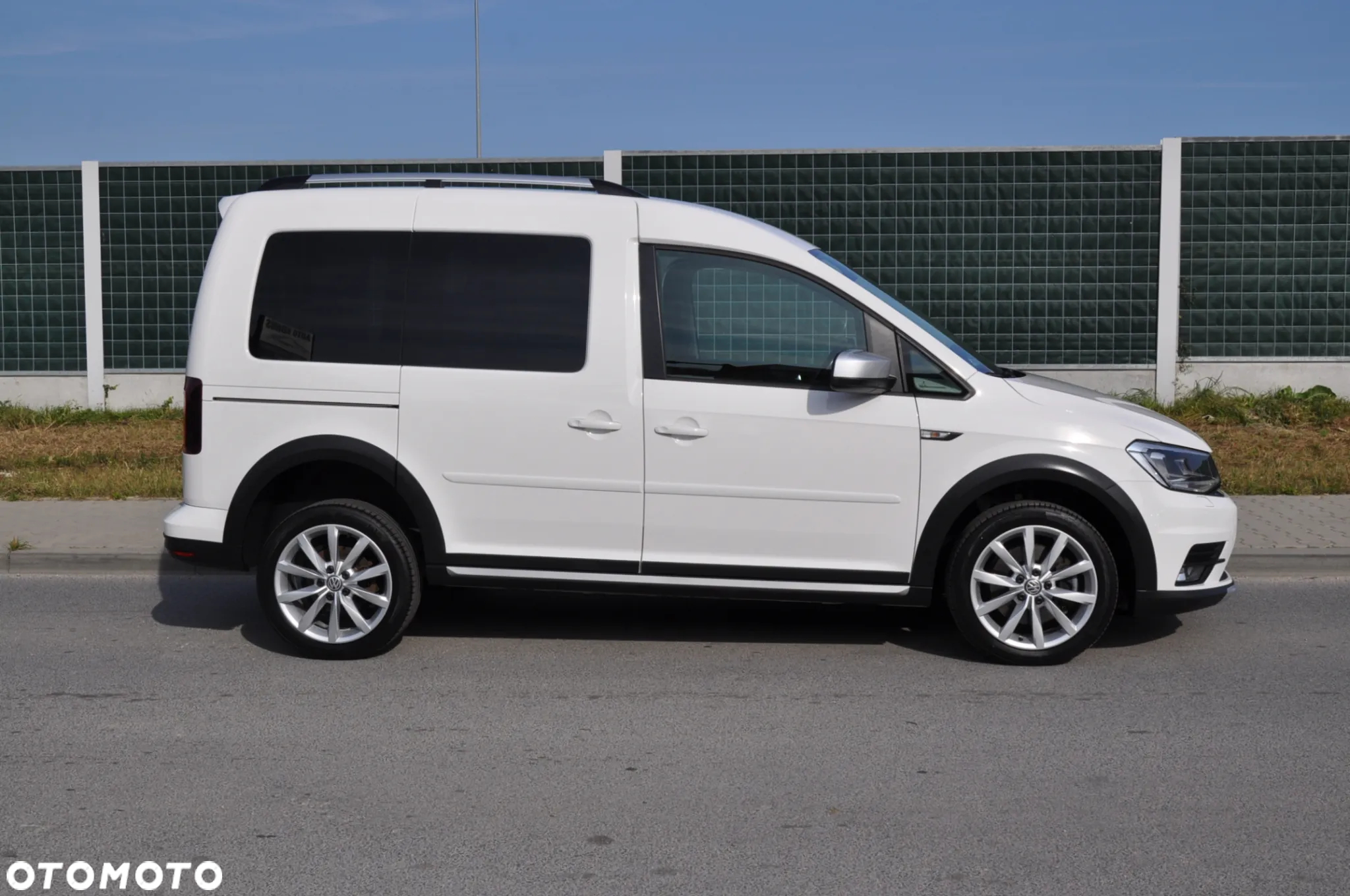 Volkswagen Caddy 2.0 TDI Alltrack 4Motion DSG - 9