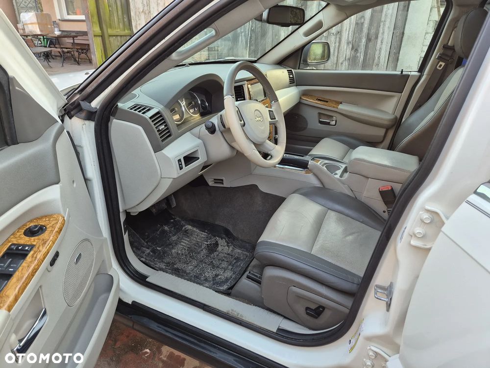 Jeep Grand Cherokee - 10