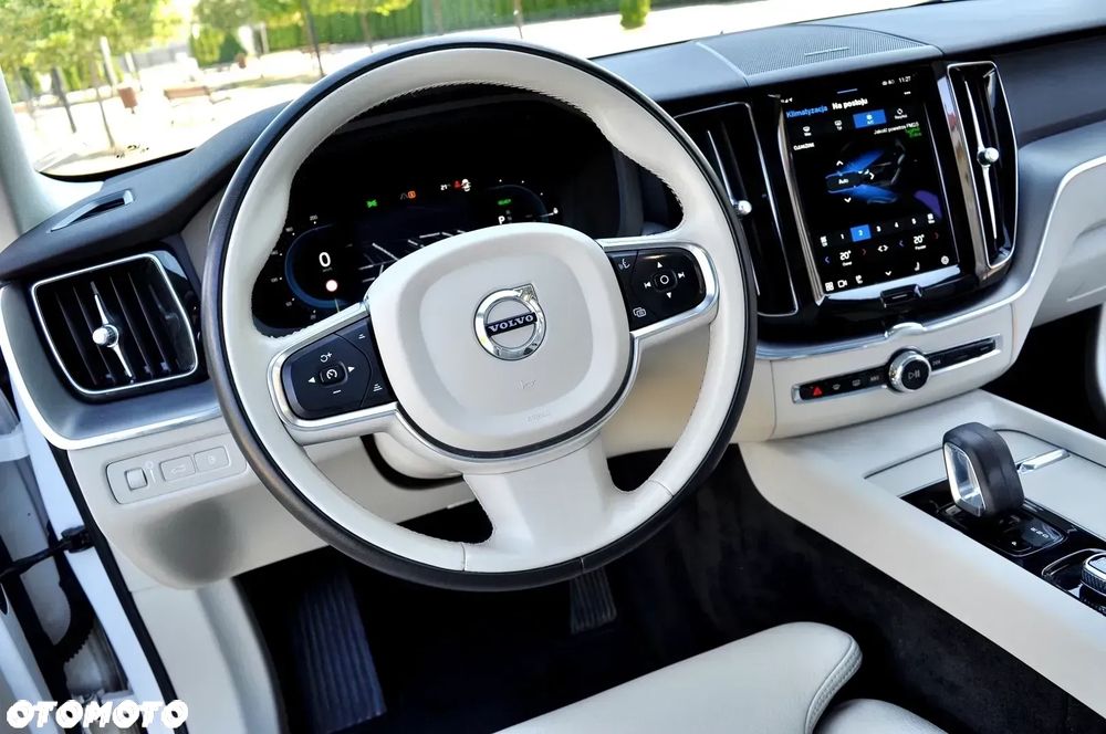 Volvo XC 60 T6 AWD Recharge Geartronic Inscription - 18