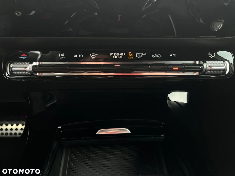 Mercedes-Benz Klasa A 180 AMG Line 7G-DCT - 23