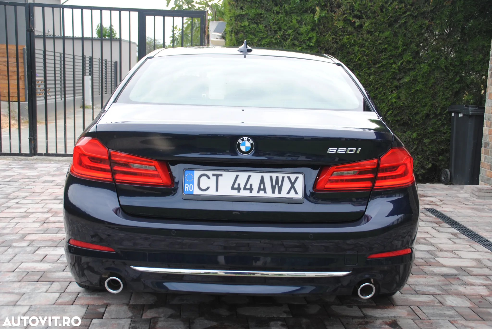 BMW Seria 5 520i AT - 7