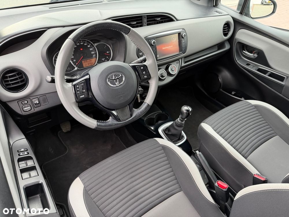 Toyota Yaris 1.33 Premium - 5