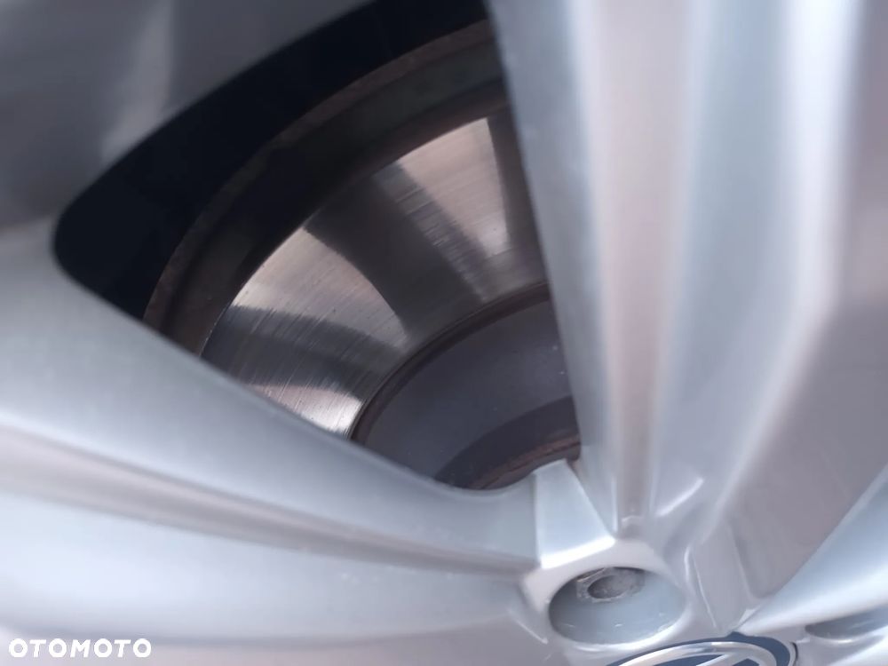 Volkswagen Passat 1.8 TSI BMT Highline - 33