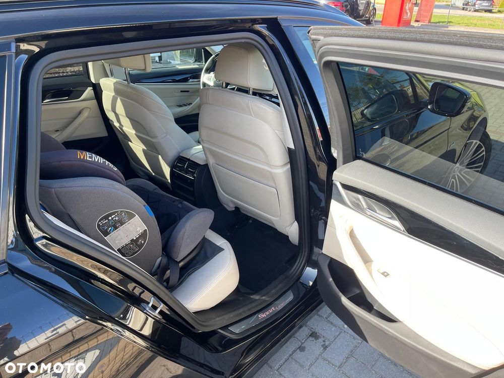 BMW Seria 5 520d Sport Line - 8