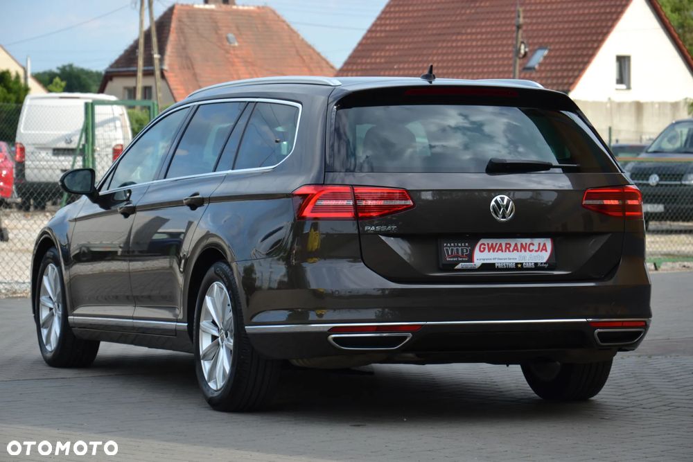 Volkswagen Passat - 12