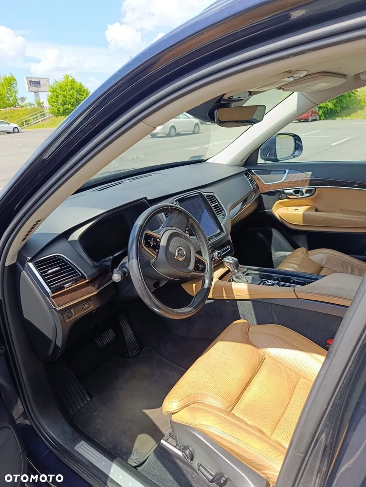 Volvo XC 90 - 8