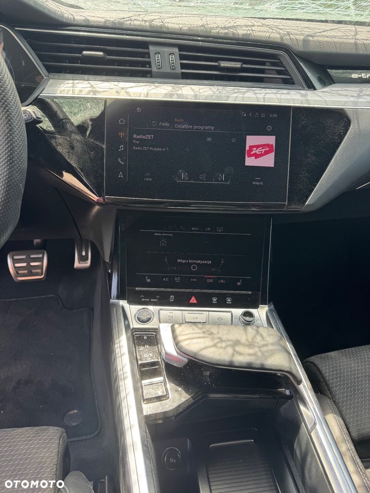 Audi Q8 Sportback e-tron - 17
