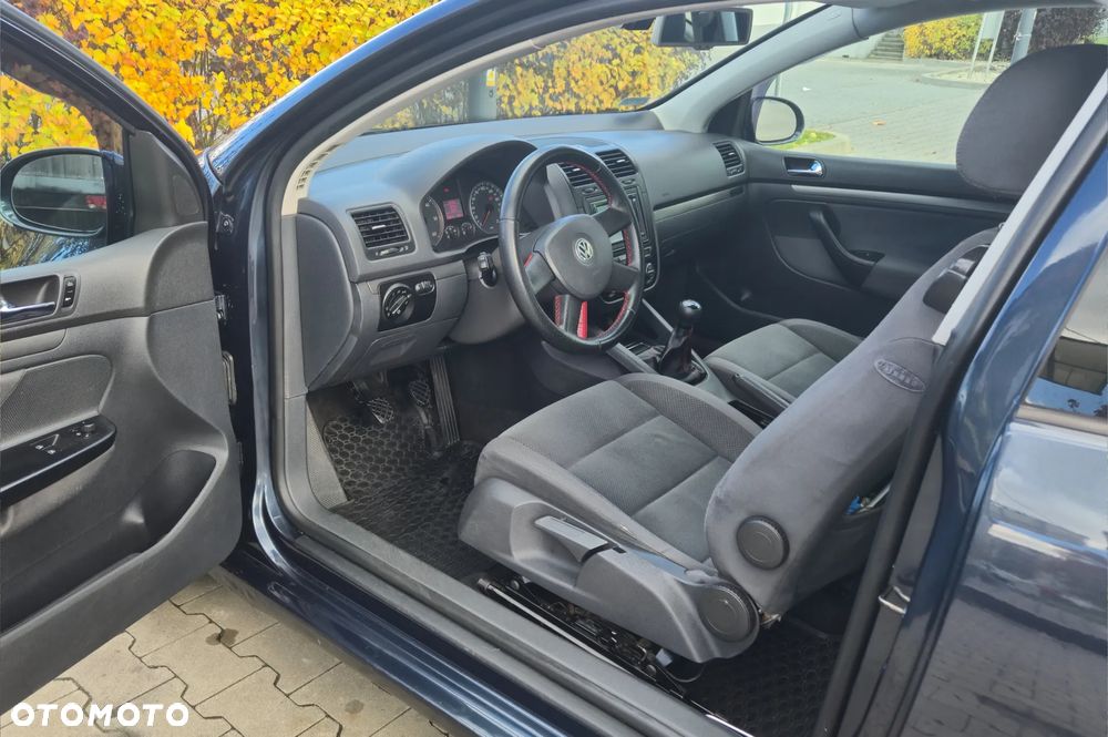 Volkswagen Golf V 1.9 TDI Comfortline - 13