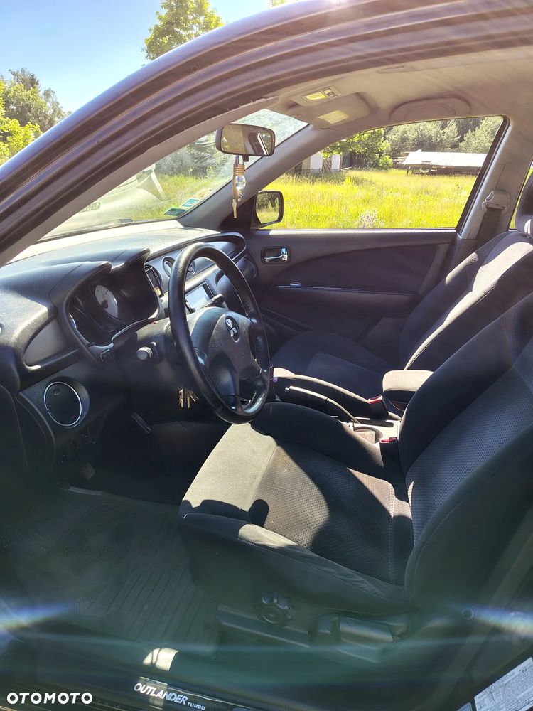 Mitsubishi Outlander 2.0 Comfort - 13
