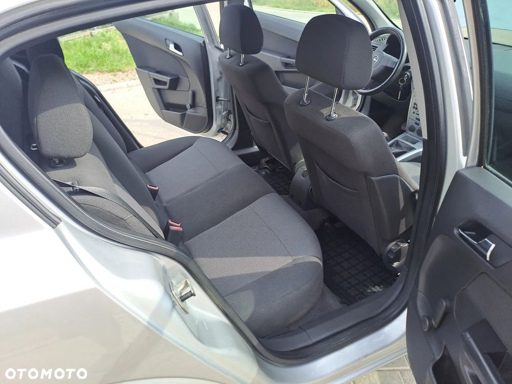 Opel Astra 1.6 Enjoy EU6 - 11