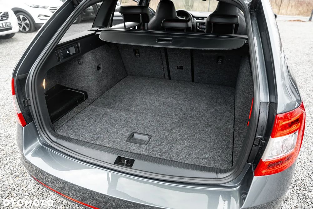 Skoda Octavia 2.0 TDI DSG RS - 15