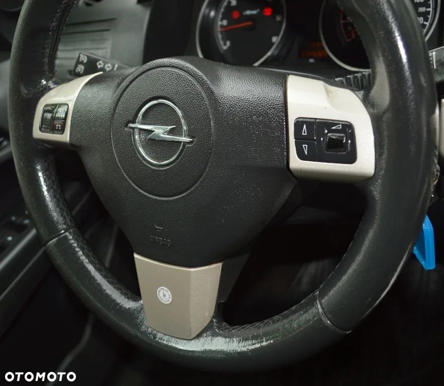 Opel Astra 1.9 CDTI - 38