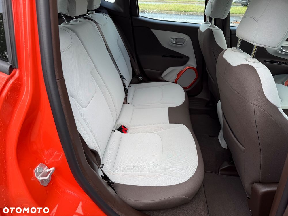 Jeep Renegade - 16