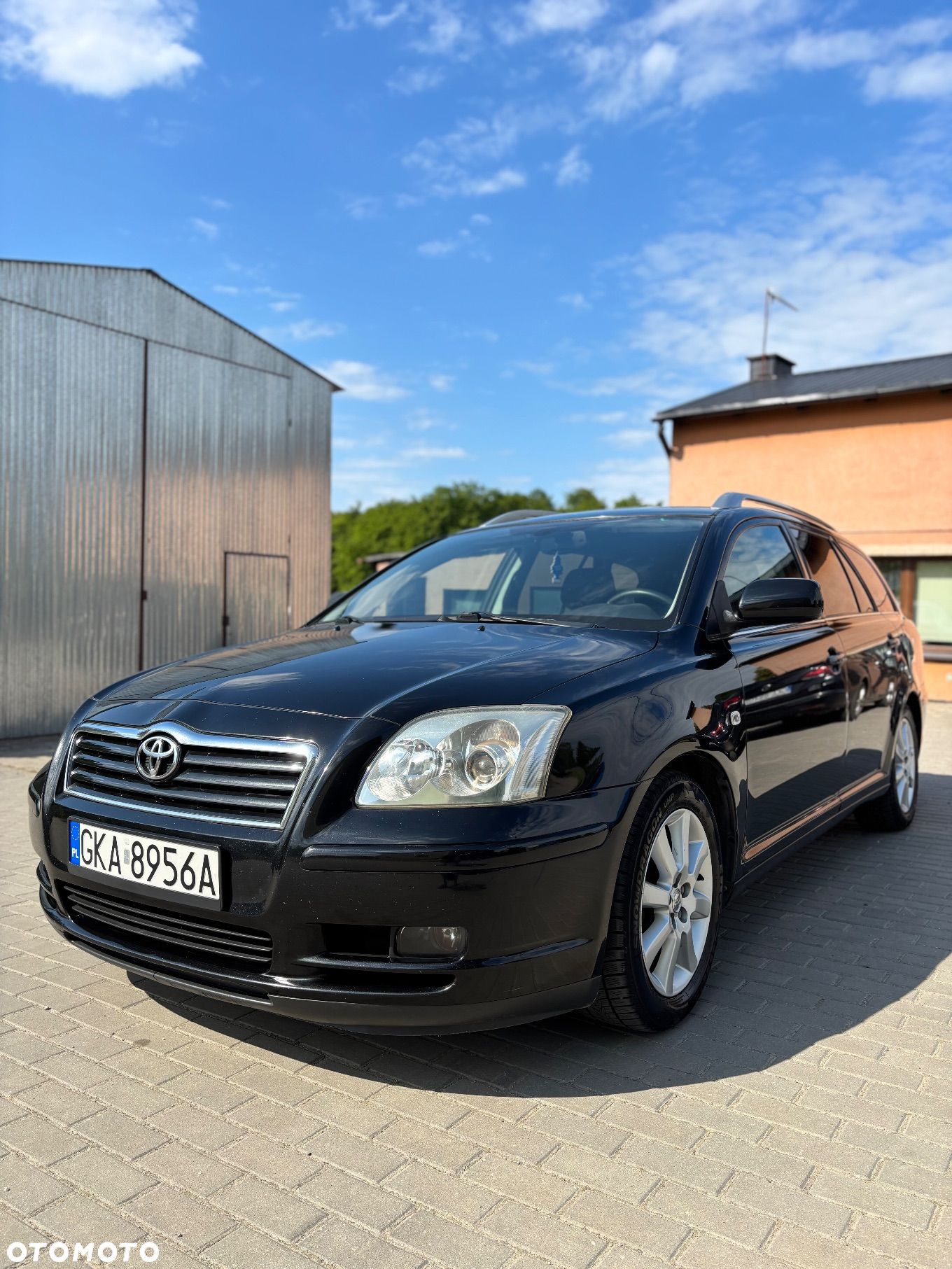 Toyota Avensis 2.0 D-4D Combi Sol - 1