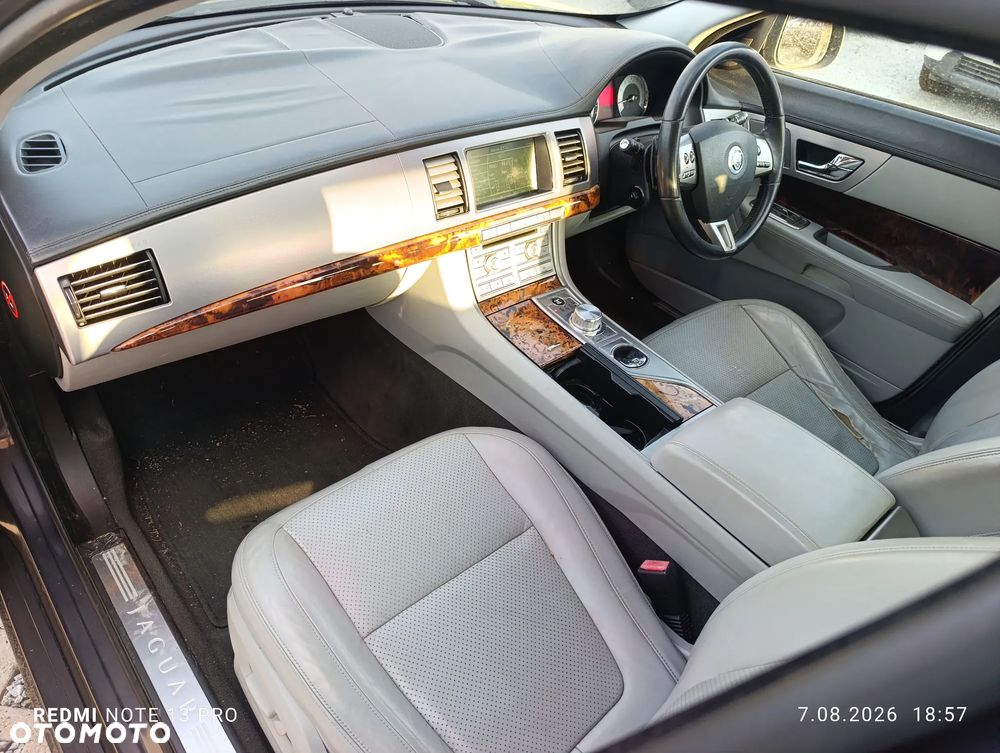 Jaguar XF 3.0 V6 Premium Luxury - 11