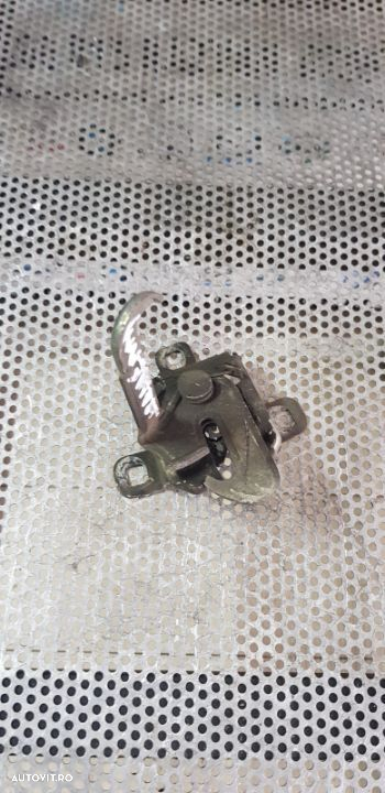 Broasca Incuietoare Capota Fiat Grande Punto Dezmembrez Fiat Grande Punto - 2