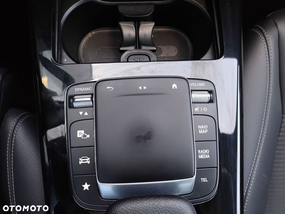 Mercedes-Benz CLA 200 7G-DCT - 30